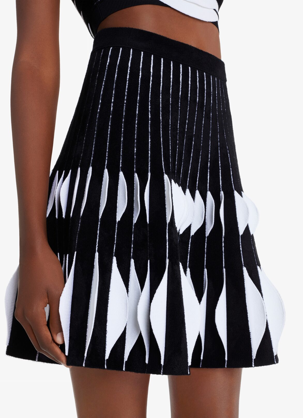 PYTHON 3D KNIT MINI-SKIRT ALAÏA WHITE/BLACK PYTHON 3D KNIT MINI-SKIRT